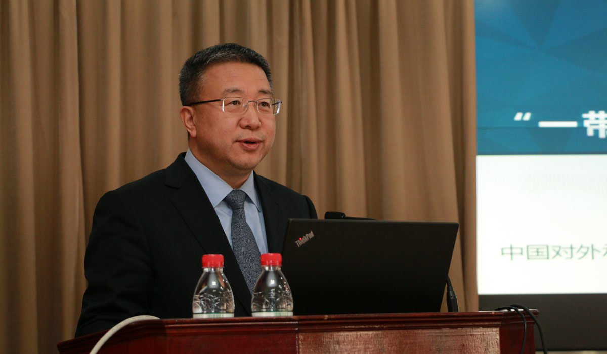 房会长论坛期间.jpg 房会长论坛期间.jpg